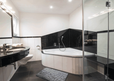 Oetztal Apartements Apartement Superior unten Badezimmer mit großer Badewanne